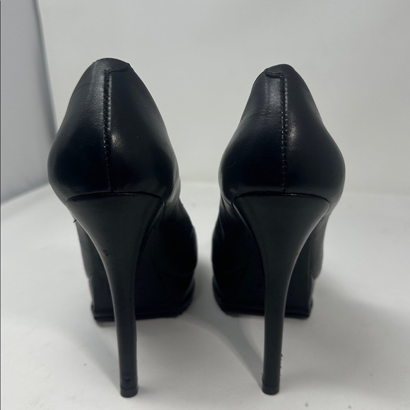 Schultz Heels Size 8 - Picture 3 of 7